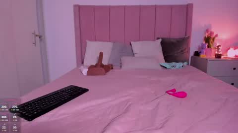 CuteZoe online show from 07.21.26