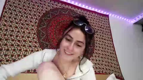 Snapshot of zoepleasing chatting on 03.08.25 zoepleasing online show from 03.08.25