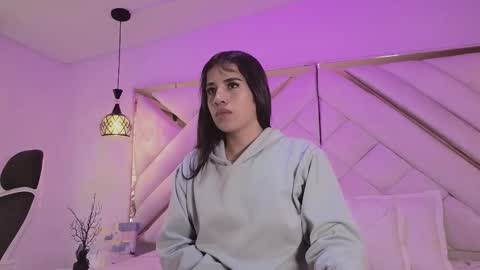 Snapshot of zoevg chatting on 02.03.26 Zoe online show from 02.03.26