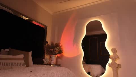 zoevidal_ online show from 11.10.25