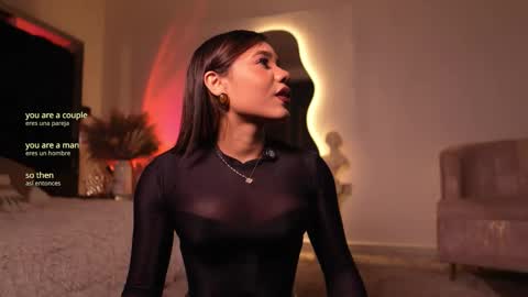 zoevidal_ online show from 12.04.25