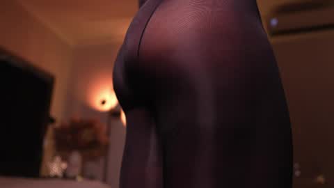 zoevidal_ online show from 04.22.26
