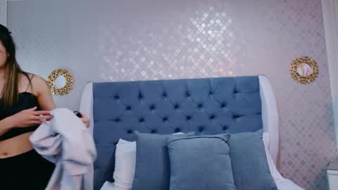 Snapshot of zoewilliis chatting on 06.01.26 ZoeWilliis online show from 06.01.26