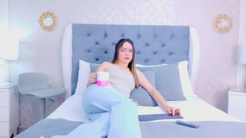 Snapshot of zoewilliis chatting on 06.22.26 ZoeWilliis online show from 06.22.26
