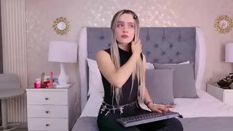 Snapshot of zoewilliis chatting on 07.31.26 ZoeWilliis online show from 07.31.26