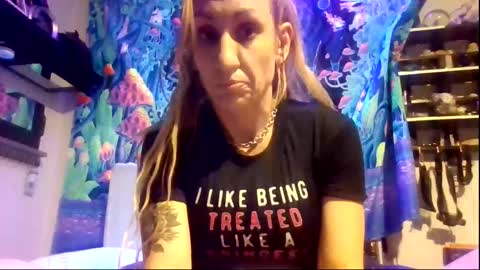 Snapshot of zoeyportland chatting on 10.09.25 Zoey Portland online show from 10.09.25