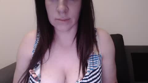 zoibee online show from 11.14.25