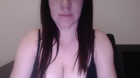 zoibee online show from 11.15.25