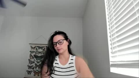Snapshot of zoiebutterfly chatting on 05.16.26 Zoie online show from 05.16.26