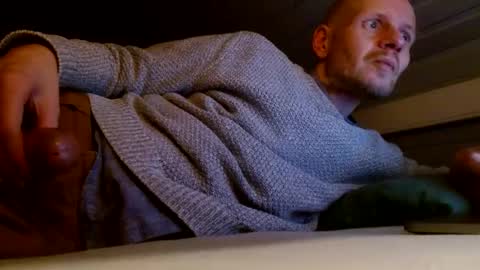 Snapshot of zolexthomas chatting on 12.06.24 zolexthomas online show from 12.06.24