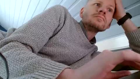 Snapshot of zolexthomas chatting on 12.12.24 zolexthomas online show from 12.12.24