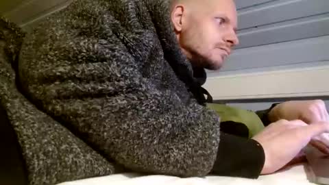 Snapshot of zolexthomas chatting on 12.14.24 zolexthomas online show from 12.14.24