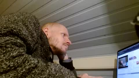 Snapshot of zolexthomas chatting on 12.23.24 zolexthomas online show from 12.23.24