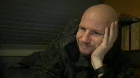 Snapshot of zolexthomas chatting on 10.02.25 zolexthomas online show from 10.02.25