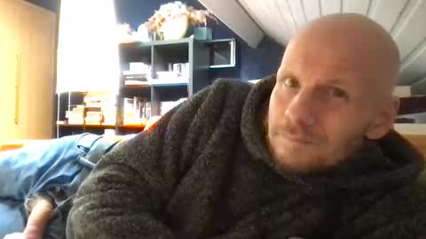 Snapshot of zolexthomas chatting on 10.10.25 zolexthomas online show from 10.10.25