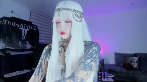 Snapshot of zombieeporcelainex chatting on 06.27.26 SOPHIE online show from 06.27.26