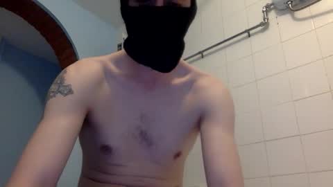 Snapshot of zombiekillerpez chatting on 02.12.26 zombiekillerpez online show from 02.12.26