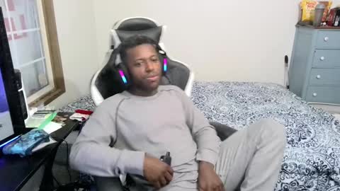 Snapshot of zoneingout chatting on 12.26.24 zoneingout online show from 12.26.24