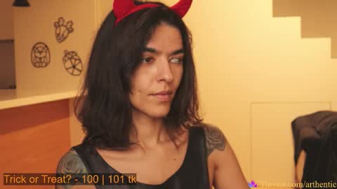 Snapshot of zorosgiirl chatting on 10.31.25 Birthday Stream - Dec 5 online show from 10.31.25