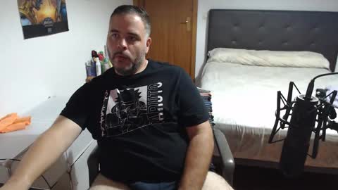 Zuheyla online show from 11.03.25