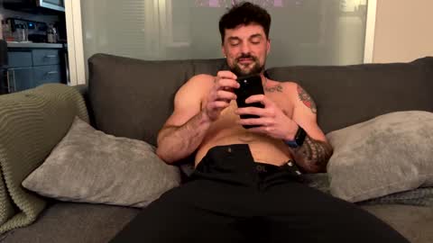 Snapshot of zuko_zen69 chatting on 02.01.25 Zuko online show from 02.01.25