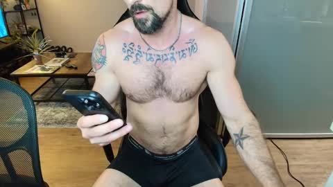 Snapshot of zuko_zen69 chatting on 10.04.25 Zuko online show from 10.04.25