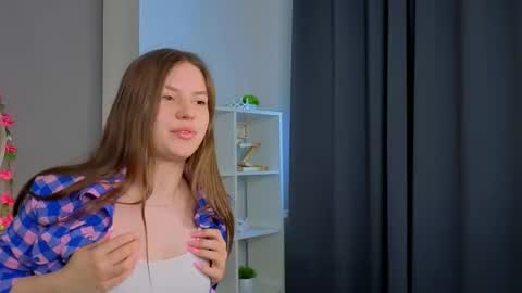 Snapshot of zulatomory chatting on 02.16.26 Floria online show from 02.16.26