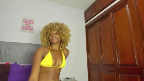 Snapshot of zule__williams chatting on 11.20.25 zule online show from 11.20.25