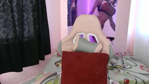 Snapshot of zulemapiel chatting on 02.08.26 zulemapiel online show from 02.08.26