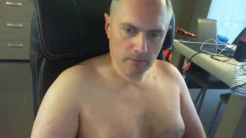 Snapshot of zultem chatting on 05.18.26 zultem online show from 05.18.26