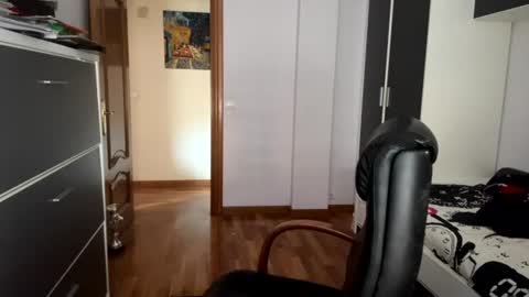 zurdineno online show from 07.08.26