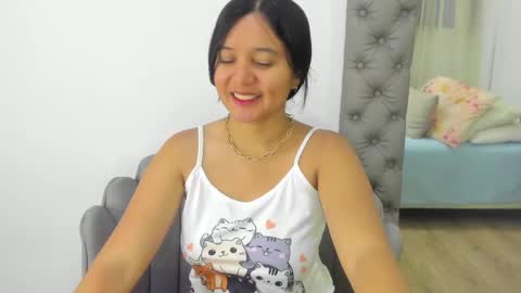 Im Zusan My schedule is from 1030pm to 430 am colombian time online show from 05.12.26