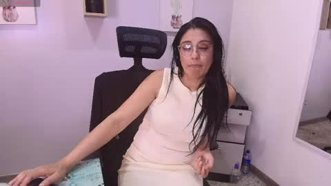 Zuzana21 online show from 04.21.26