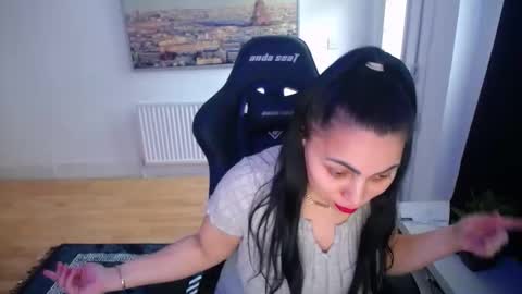 Snapshot of zuzy2000 chatting on 02.10.26 zuzy2000 online show from 02.10.26