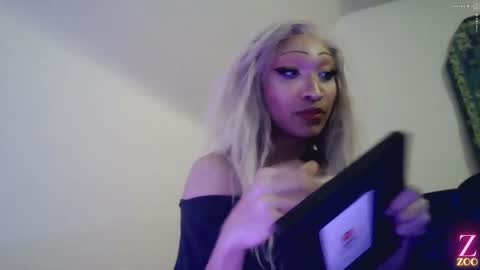 Snapshot of zya_zoo chatting on 12.16.24 ZYA online show from 12.16.24