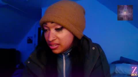 Snapshot of zya_zoo chatting on 03.09.25 ZYA online show from 03.09.25