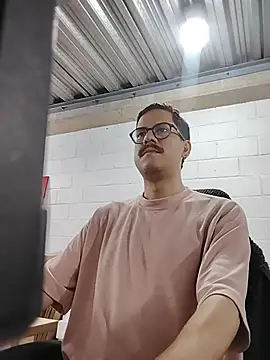 Snapshot of AndyHepburn chatting on 10.17.25 AndyHepburn online show from 10.17.25