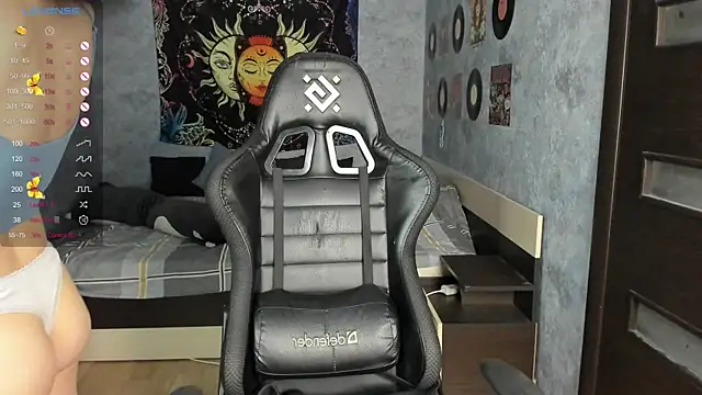 Snapshot of Horny_Nikki_ chatting on 02.08.25 Horny Nikki online show from 02.08.25