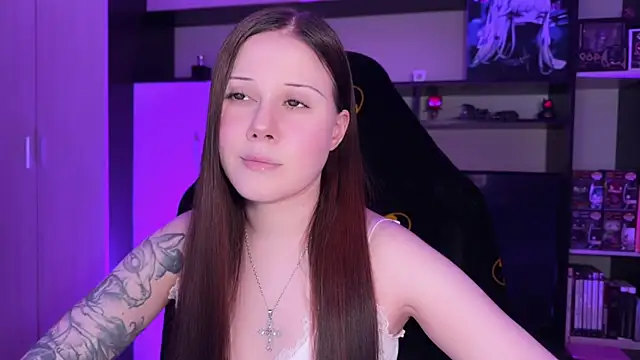 Snapshot of jasminevine chatting on 03.07.26 jasminevine online show from 03.07.26