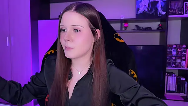 Snapshot of jasminevine chatting on 04.02.26 jasminevine online show from 04.02.26