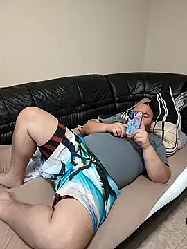 Snapshot of genderfluidco2 chatting on 02.14.26 genderfluidco2 online show from 02.14.26