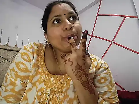 MOM-SUN-COUPLE online show from 03.04.25