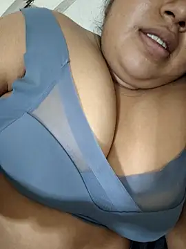 Snapshot of FerLu8 chatting on 03.28.26 FerLu8 online show from 03.28.26