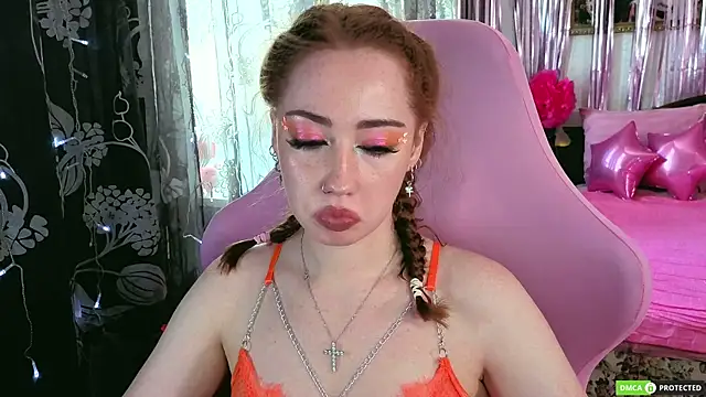 Snapshot of TinaBrook chatting on 06.17.26 TinaBrook online show from 06.17.26