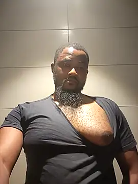 Snapshot of douksm chatting on 02.13.25 douksm online show from 02.13.25