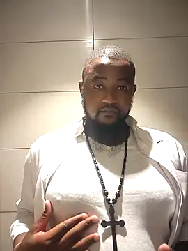 Snapshot of douksm chatting on 02.21.25 douksm online show from 02.21.25