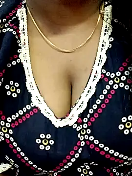 Snapshot of Lakhsmii chatting on 12.04.24 Lakhsmii online show from 12.04.24