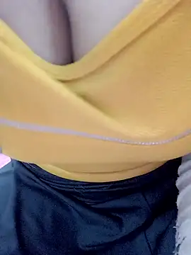 Snapshot of Lakhsmii chatting on 01.02.25 Lakhsmii online show from 01.02.25