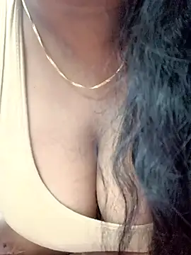 Snapshot of Lakhsmii chatting on 01.21.25 Lakhsmii online show from 01.21.25