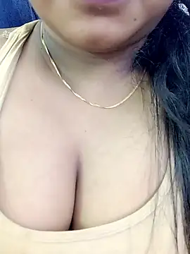 Snapshot of Lakhsmii chatting on 01.22.25 Lakhsmii online show from 01.22.25